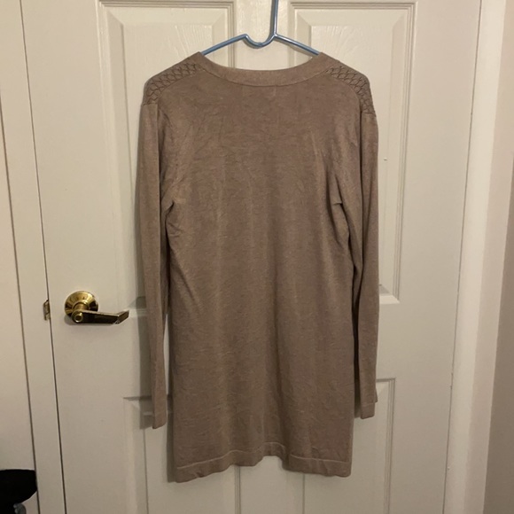 Beautiful tan cardigan - Picture 4 of 4